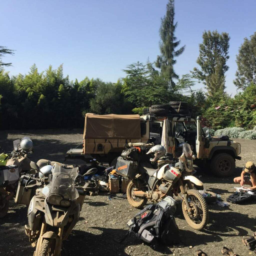 Motorradreisen Afrika Neujahr Katerfrühstück Ausnüchterungsetappe